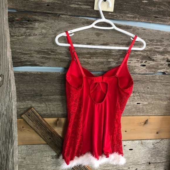 RED lace lingerie, white fuzzy trim size med - Picture 4 of 6